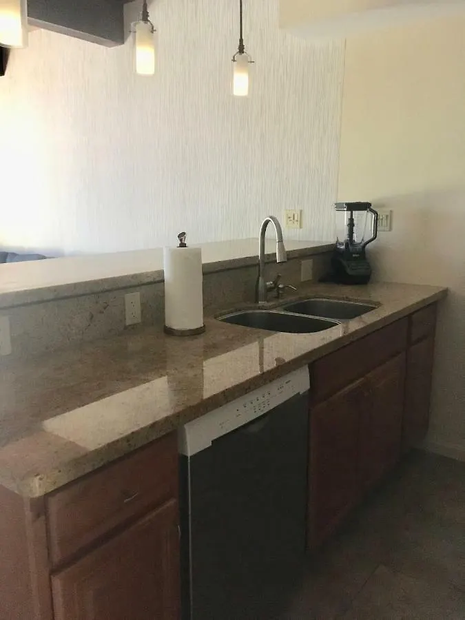 Oceanview 2 Bedroom - Walk To Downtown Kailua-Kona
